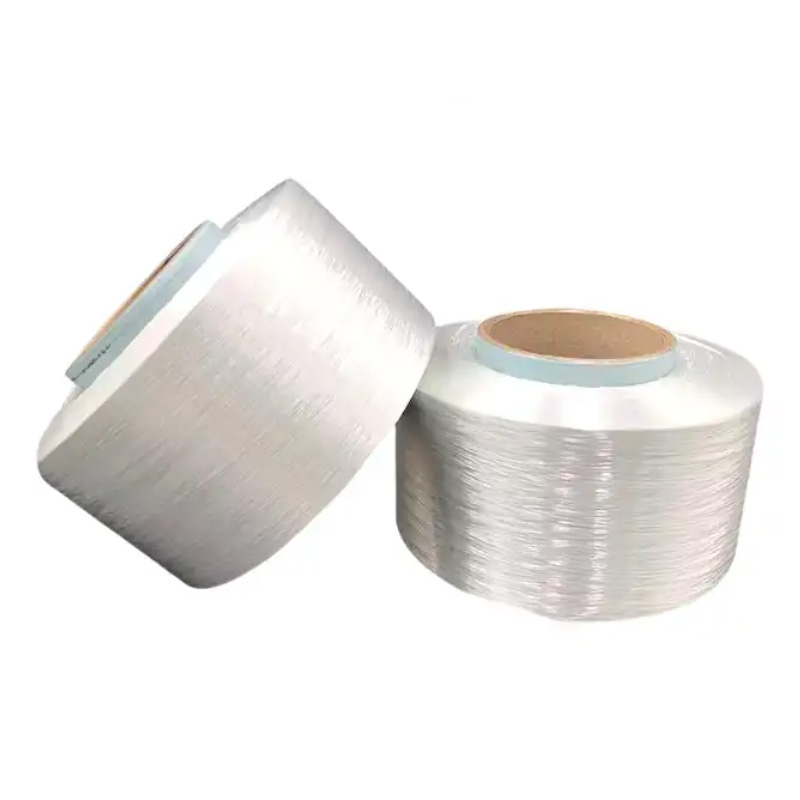 Hur appliceras smältpolyestergarn i industriell textilproduktion?